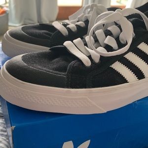 Men’s Adidas NIZZA 2 Lo New in Box